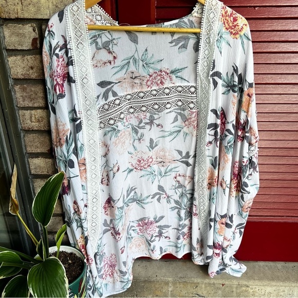 Charlotte Russe Sweaters - Charlotte Russe short sleeve cardigan - women S/M